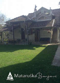 Travnjak - Vila Slavija